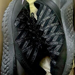 Nike ACG React Terra Gobe Men’s 9/Women’s 10.5